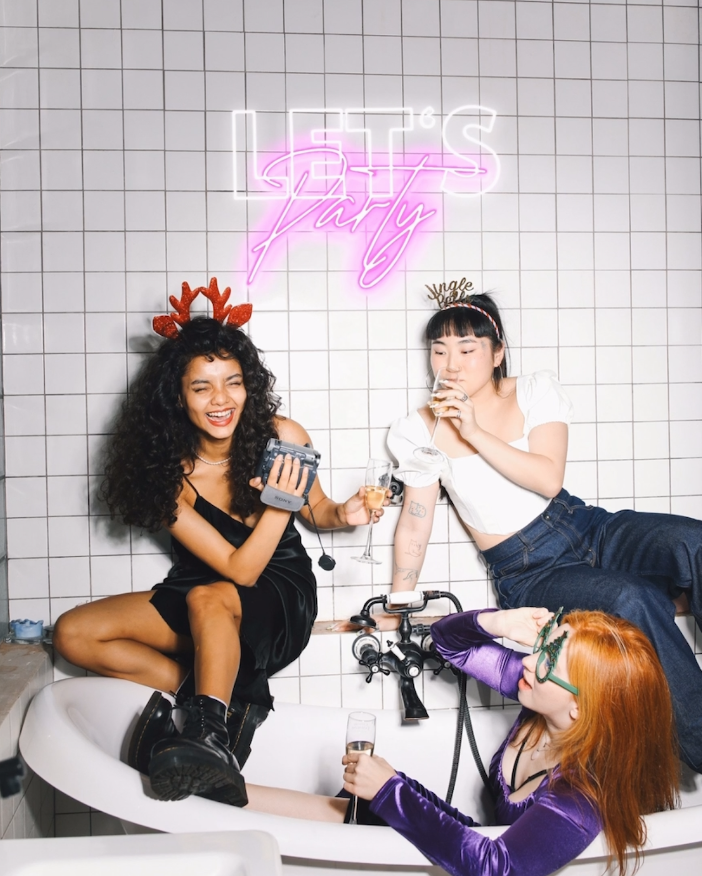 Let's Party - Neon Rental
